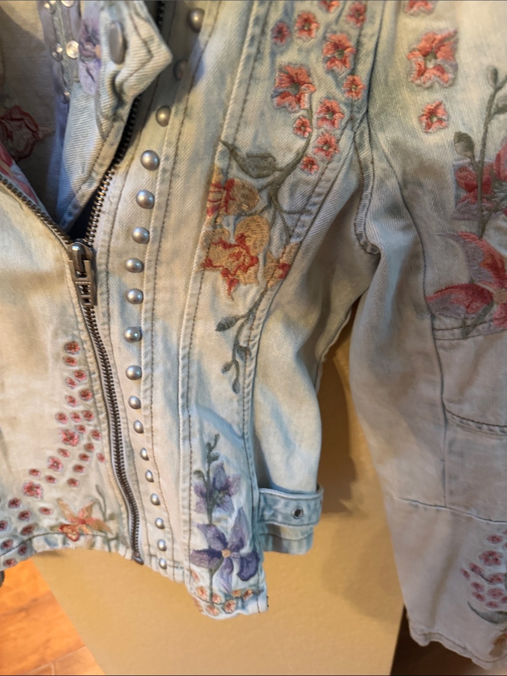 Blank NYC Light Wash Embroidered Floral Moto Jacket - Picture 13 of 17